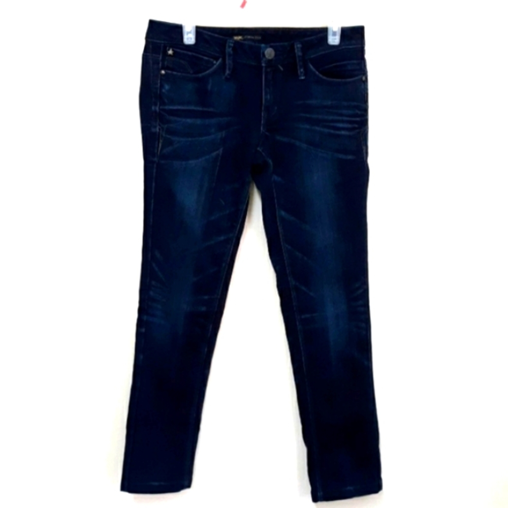 *Final Price* Like New Levi's Lady Style Dark Wash Rare Denim Jeans